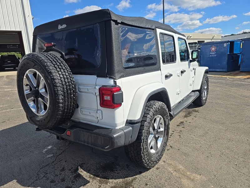 Used 2018 Jeep Wrangler Unlimited Sahara AWD/4WD image 8