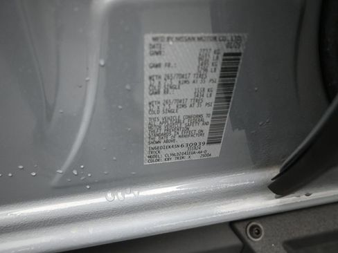 Used 2025 Nissan Frontier PRO-4X image 9