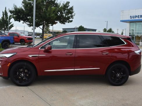 Used 2024 Buick Enclave Essence w/ Sport Touring Edition image 10