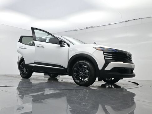 New 2026 Nissan Kicks SR w/ Illumination Package FWD image 26