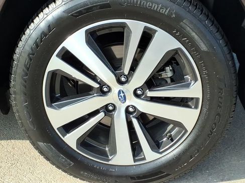 Used 2019 Subaru Outback 3.6R Limited w/ Popular Package #2 AWD/4WD image 9