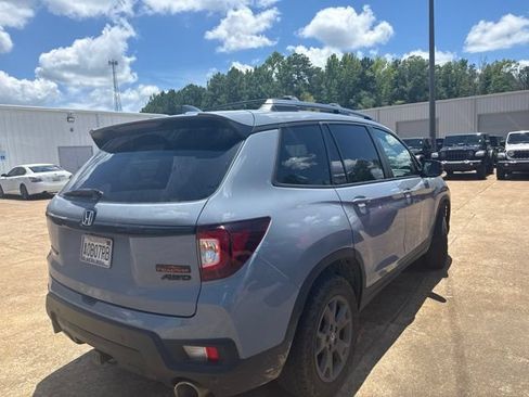 Used 2024 Honda Passport TrailSport image 5