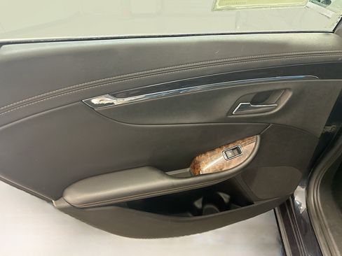 Used 2014 Chevrolet Impala LTZ FWD image 28