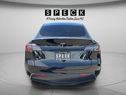 Used 2024 Tesla Model Y Long Range AWD/4WD image 4