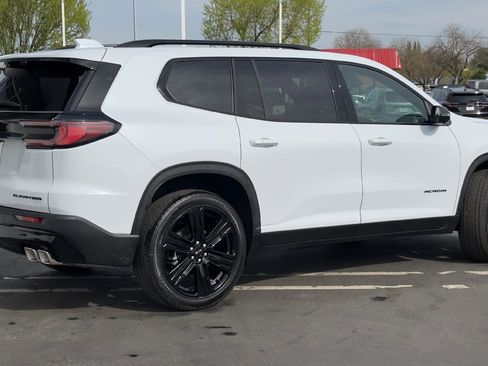 Used 2026 GMC Acadia Elevation w/ Black Edition FWD image 4