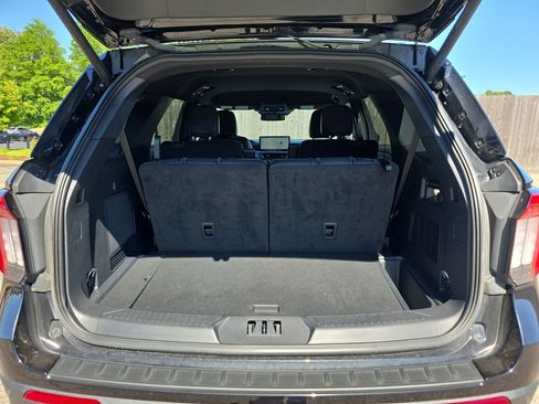 Used 2025 Ford Explorer ST RWD image 13
