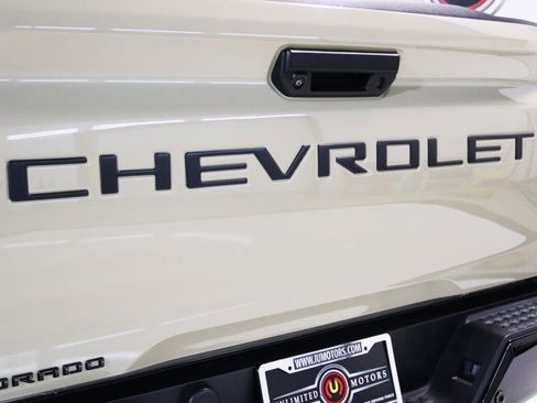 Used 2024 Chevrolet Colorado Z71 w/ Z71 Convenience Package 2 image 10