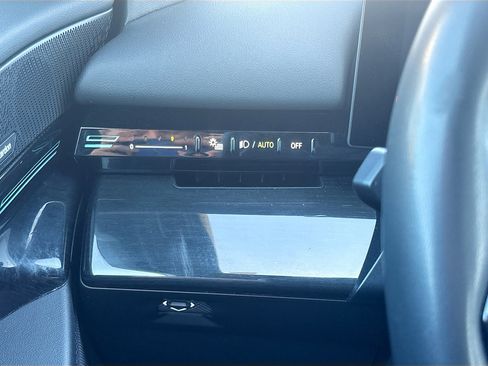 Used 2025 BMW 530i image 35