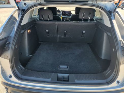 Used 2024 Chevrolet Trax LS w/ Driver Confidence Package FWD image 9