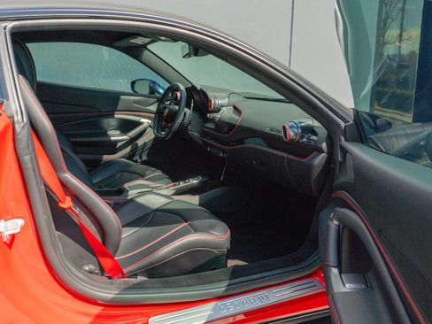 Used 2021 Ferrari F8 Tributo image 50