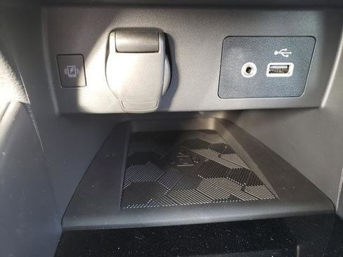 New 2025 Nissan Versa SV w/ Trunk Package image 19