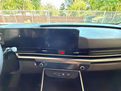 Used 2026 Kia Carnival FWD image 20