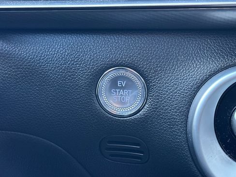 Used 2025 Genesis GV60 RWD image 24