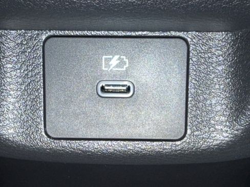 Used 2025 Nissan Versa SV w/ Trunk Package FWD image 30