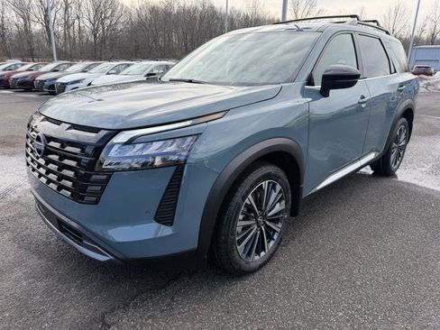 New 2026 Nissan Pathfinder Platinum image 1