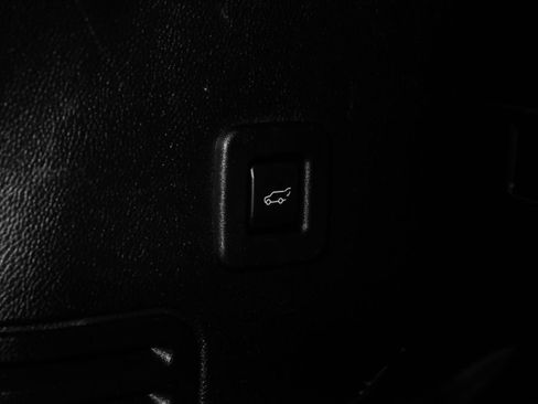 Used 2017 Ford Expedition EL Limited w/ Equipment Group 301A image 40