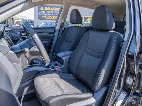 Used 2019 Nissan Rogue SV image 15