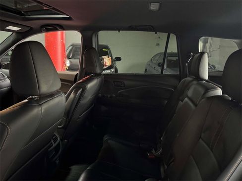 Used 2023 Honda Passport TrailSport image 12