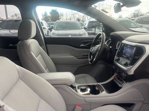 Certified 2022 GMC Acadia SLE FWD image 17