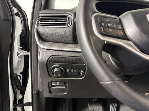 Used 2024 Jeep Wagoneer Series II w/ Flexible Seating Group AWD/4WD image 13