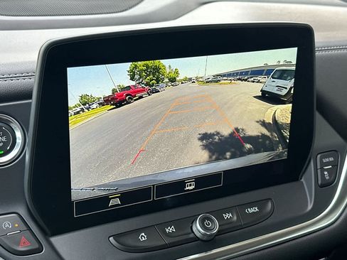 Used 2025 Chevrolet Blazer LT AWD/4WD image 19