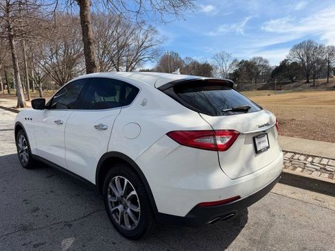 Used 2017 Maserati Levante image 5