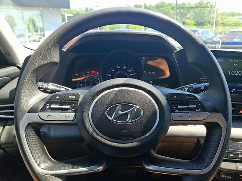 Used 2022 Hyundai Elantra SEL image 20