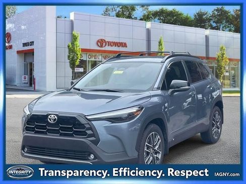 Certified 2026 Toyota Corolla Cross XLE image 4