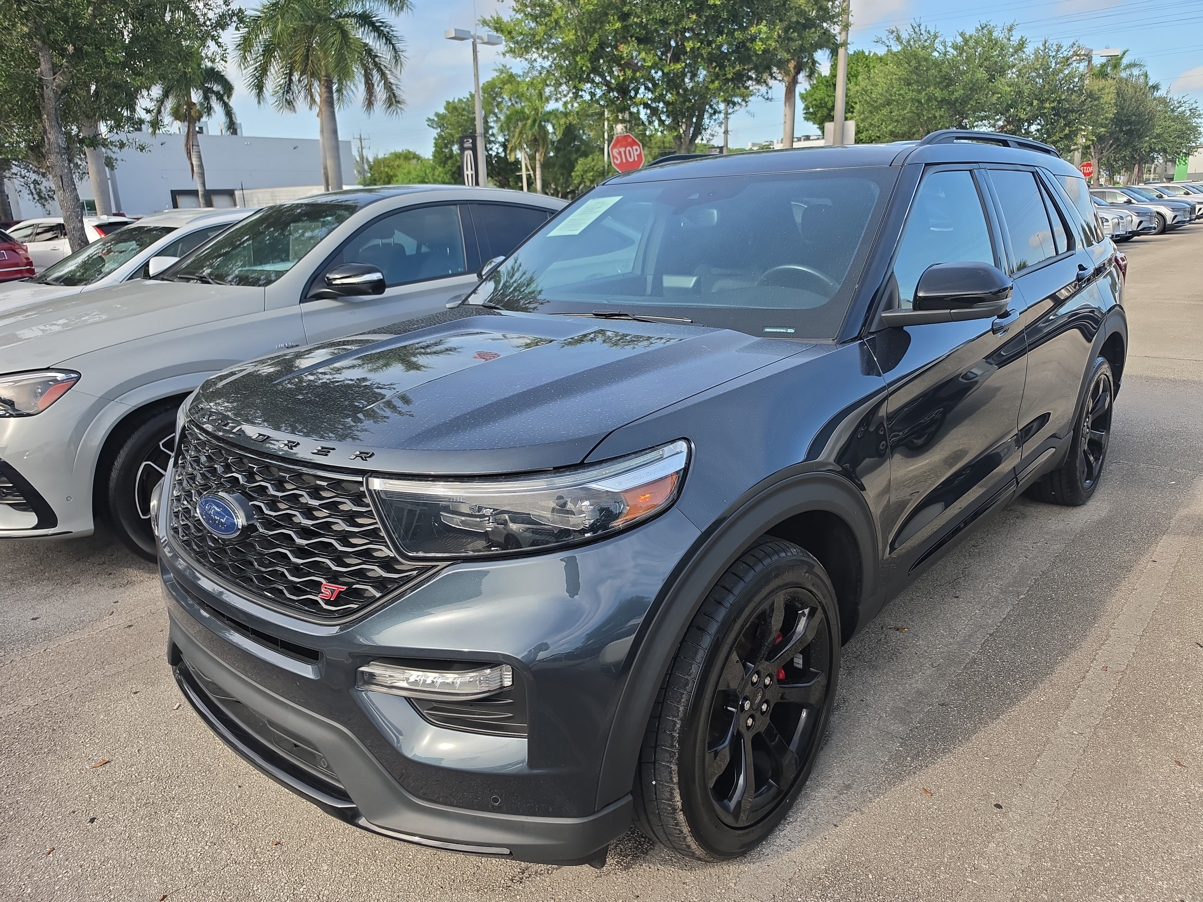 Used 2023 Ford Explorer ST w/ Equipment Group 401A AWD/4WD image 2