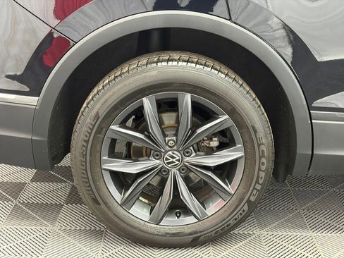 Used 2023 Volkswagen Tiguan SE AWD/4WD image 34