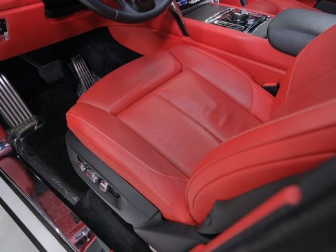 Used 2021 Rolls-Royce Cullinan image 22