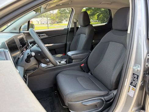 Used 2023 Kia Sportage LX AWD/4WD image 18
