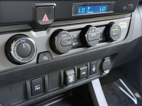 Certified 2023 Toyota Tacoma TRD Off-Road image 17