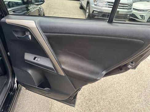 Used 2015 Toyota RAV4 XLE AWD/4WD image 30
