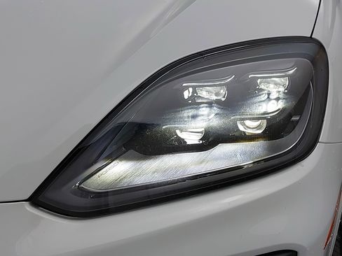 New 2026 Porsche Cayenne image 34