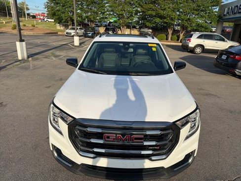 Used 2023 GMC Terrain AT4 image 10