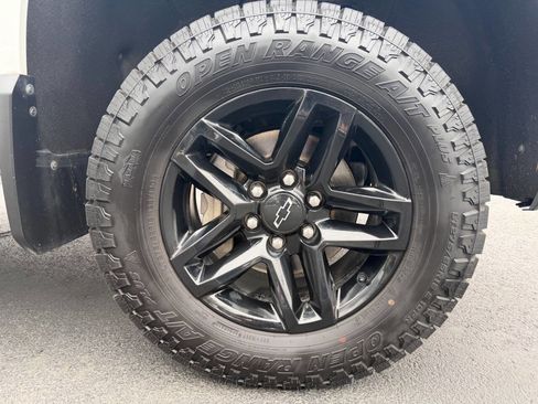 Used 2020 Chevrolet Silverado 1500 Custom Trail Boss w/ Custom Convenience Package AWD/4WD image 29