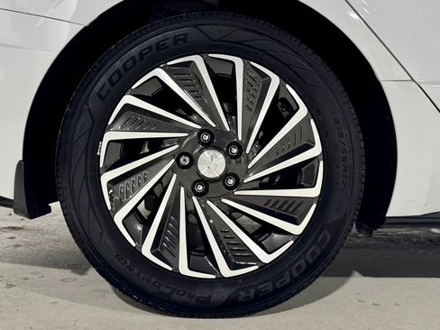 Used 2023 Hyundai Sonata Limited image 36