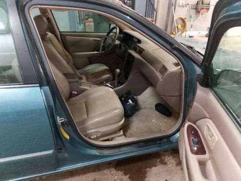 Used 2000 Toyota Camry LE FWD image 30