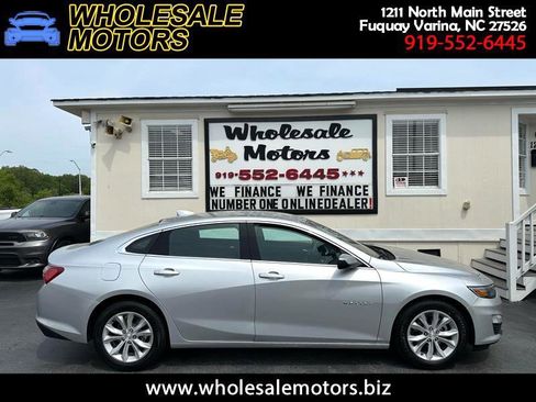 Used 2022 Chevrolet Malibu LT image 1