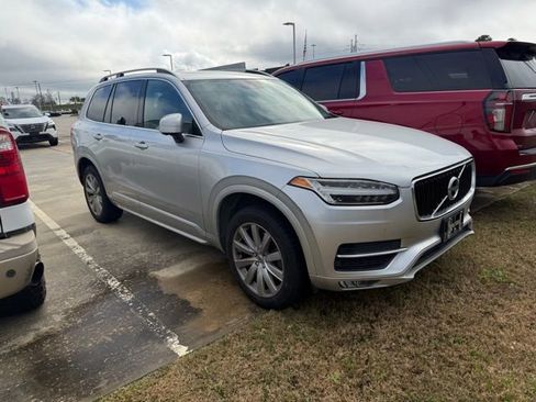 Used 2017 Volvo XC90 T6 Momentum w/ Vision Package image 1