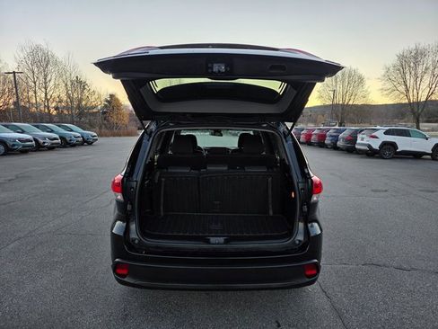 Used 2019 Toyota Highlander LE image 10