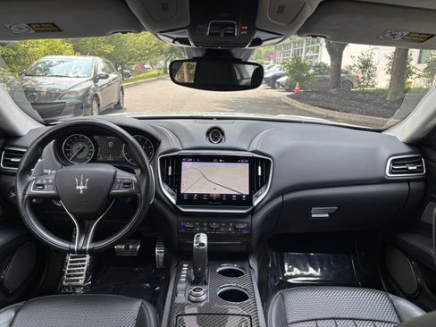 Used 2021 Maserati Ghibli Trofeo image 21