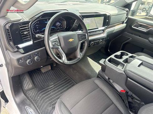 Used 2025 Chevrolet Silverado 2500 LT w/ Convenience Package AWD/4WD image 16