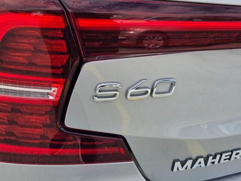 Used 2024 Volvo S60 B5 Plus image 11