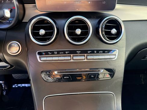 Used 2019 Mercedes-Benz GLC 350e 4MATIC image 21