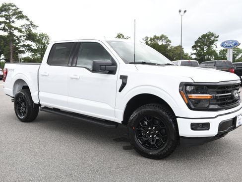 New 2026 Ford F150 XLT w/ FX4 Off-Road Package AWD/4WD image 1