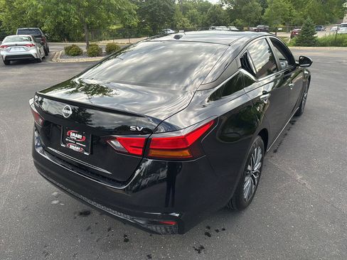 Used 2023 Nissan Altima 2.5 SV FWD image 10