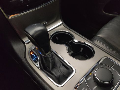 Used 2021 Jeep Grand Cherokee Limited image 26