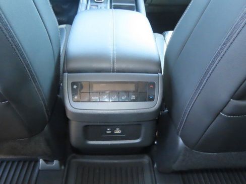 Used 2024 Nissan Pathfinder SL w/ Black Appearance Package FWD image 19